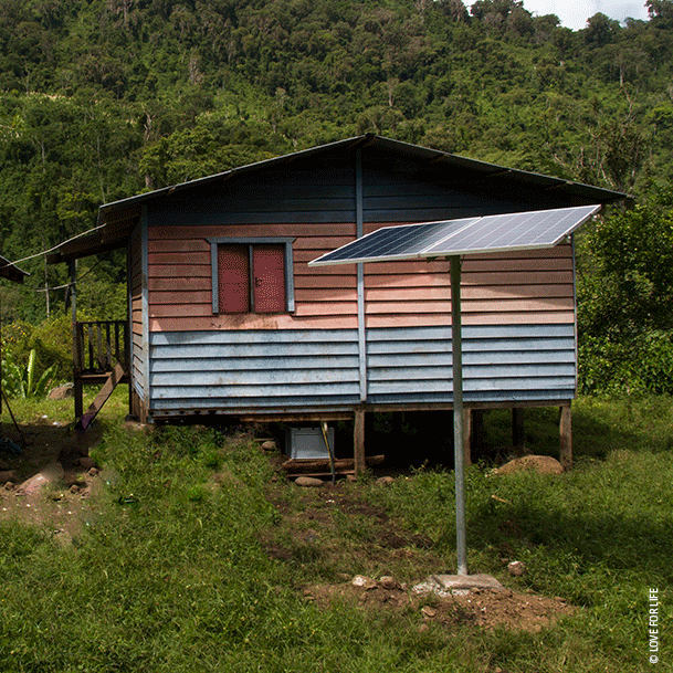 Sustainable Access to electricity in the middle of a rain forrest in Costa Rica